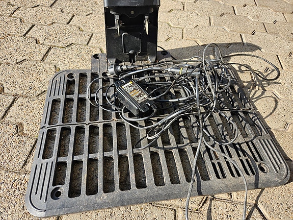 Product image 1 of 7