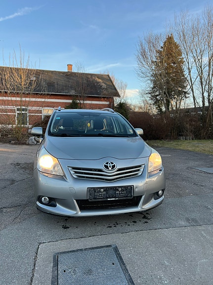 Toyota Sportsvan – billede 2