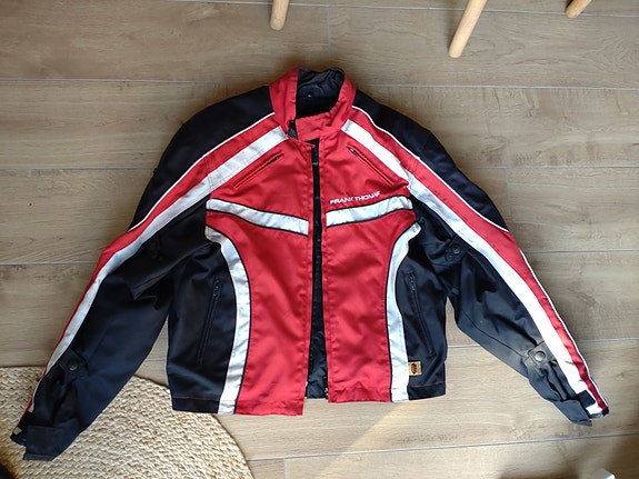 Product image 1 of 8