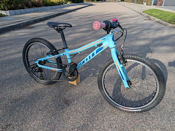 Product image 1 of 8