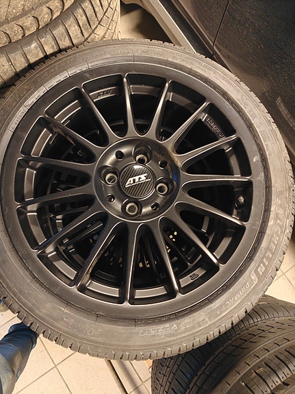 Product image 1 of 9