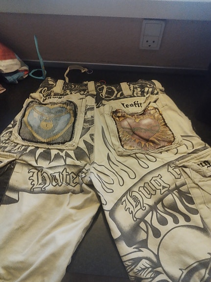 Product image 1 of 2