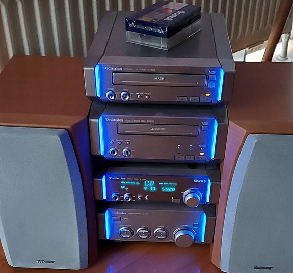 Product image 1 of 2