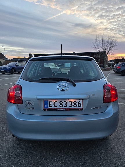 Toyota Auris 2008 photo 4