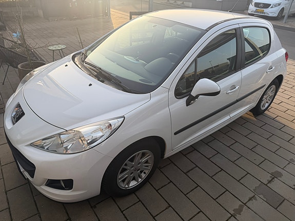 Peugeot 207 2010 photo 3