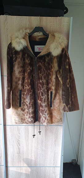 Product image 1 of 4