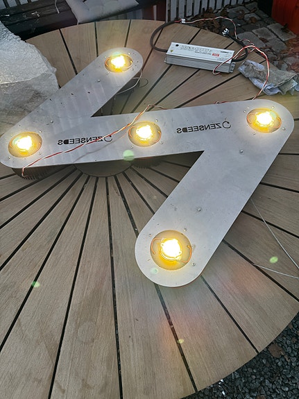 Product image 8 of 9