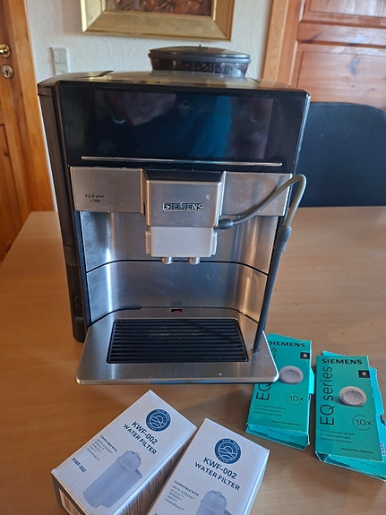 Product image 1 of 2