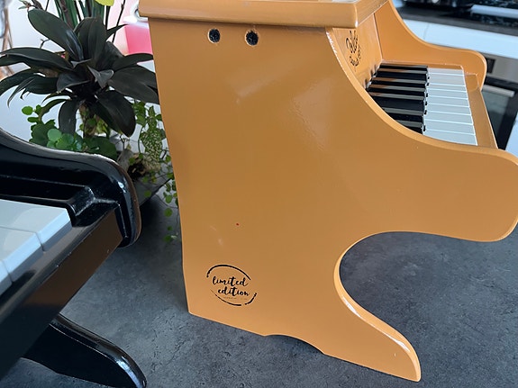 Product image 6 of 9