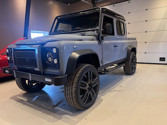 Land Rover Defender 110
