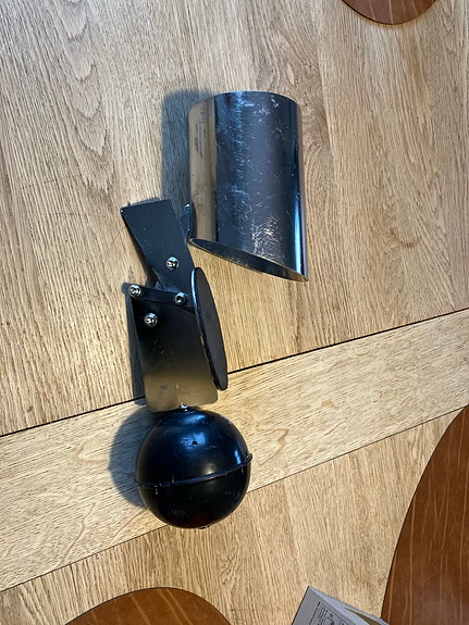 Product image 1 of 2