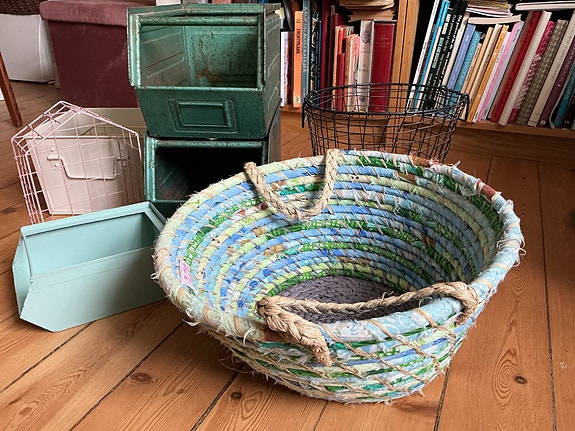 Product image 1 of 6