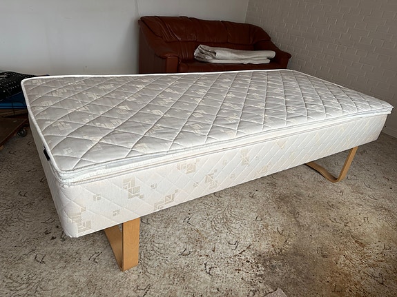 Product image 1 of 8