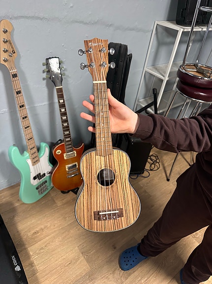 Product image 1 of 4