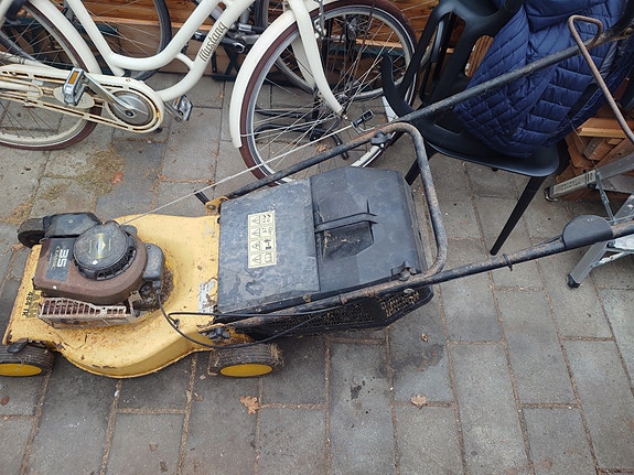 Product image 1 of 2