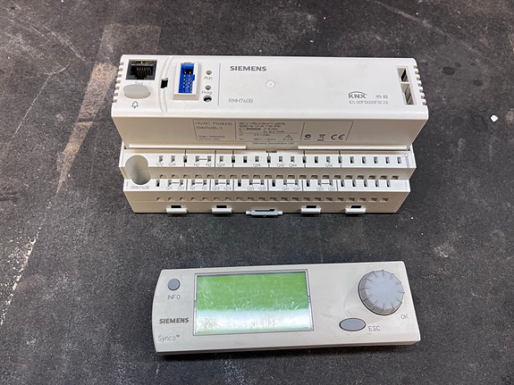 Product image 1 of 3