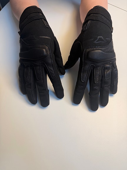 Product image 1 of 4