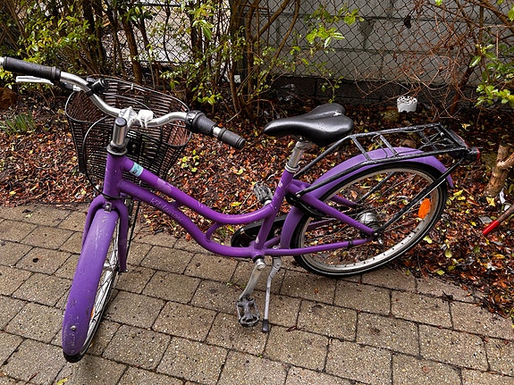 Product image 1 of 3