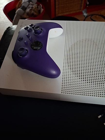 Product image 1 of 3