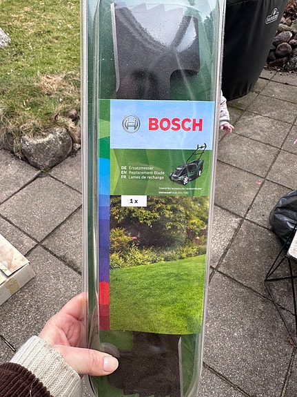 Product image 1 of 2