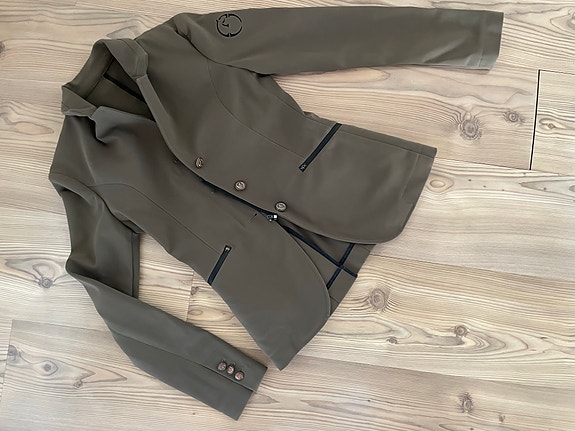 Product image 1 of 8