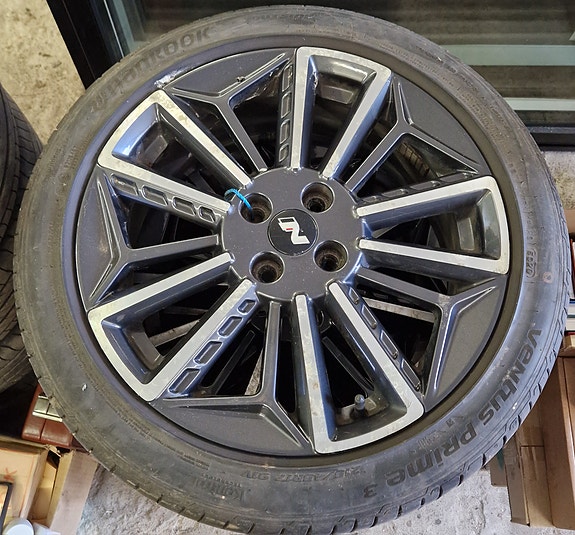 Product image 1 of 4