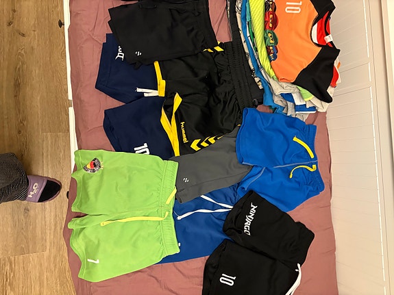 Product image 1 of 6