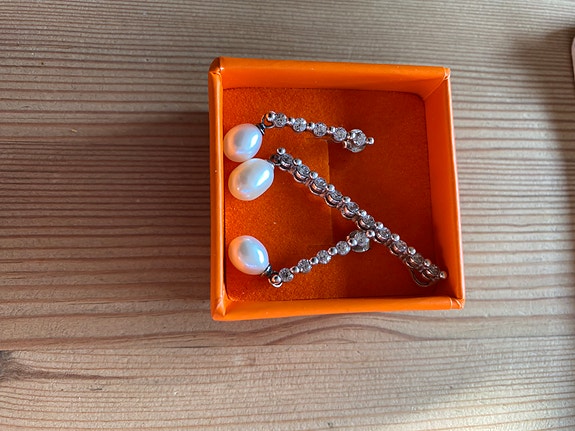 Product image 1 of 2