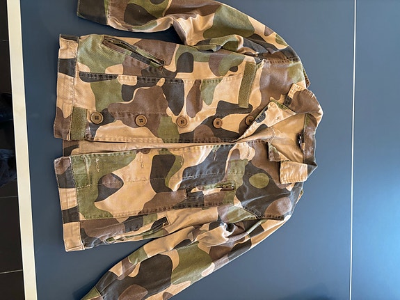 Product image 1 of 2