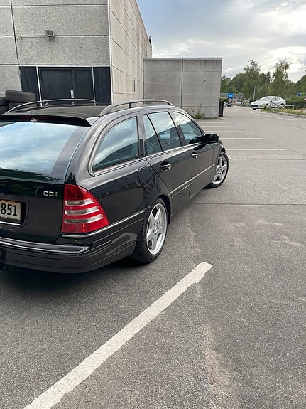 Mercedes-Benz C220 D 2004 photo 5