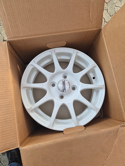 Product image 1 of 3