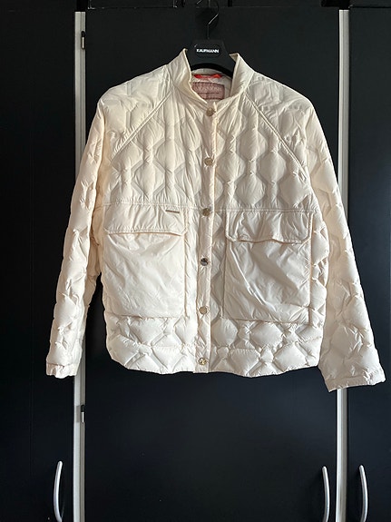 Product image 1 of 7