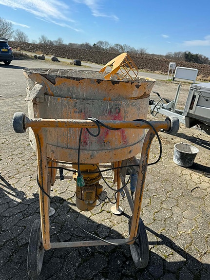 Product image 1 of 3