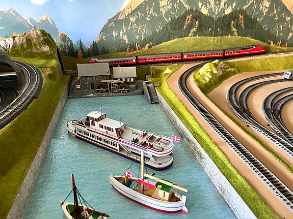 Product image 2 of 10