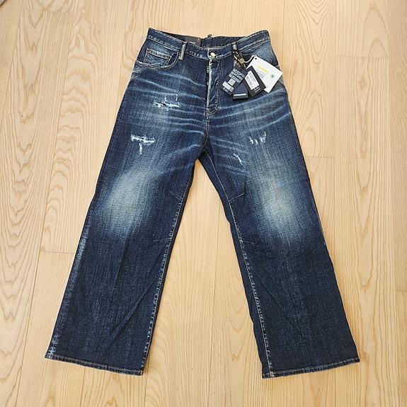 Product image 1 of 8