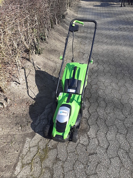 Product image 1 of 3