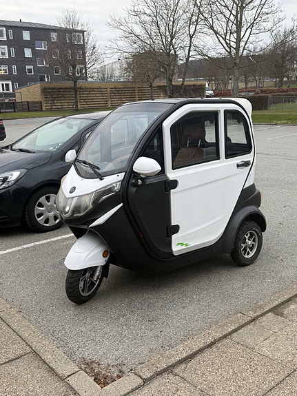 Product image 1 of 10