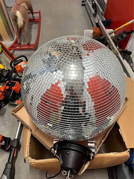 Product image 1 of 3