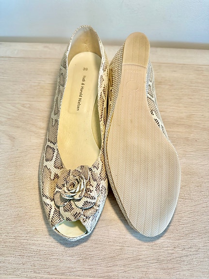 Product image 11 of 17