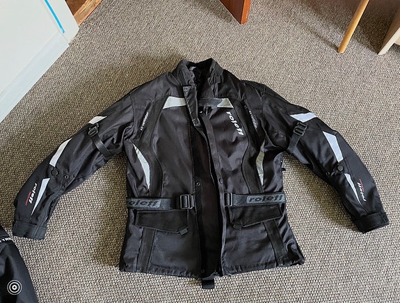 Product image 1 of 3