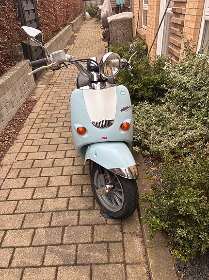 Product image 1 of 8