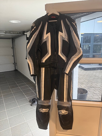 Product image 1 of 3