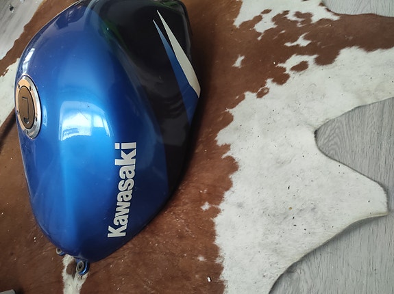 Product image 1 of 3