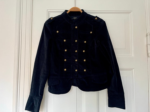 Product image 1 of 4