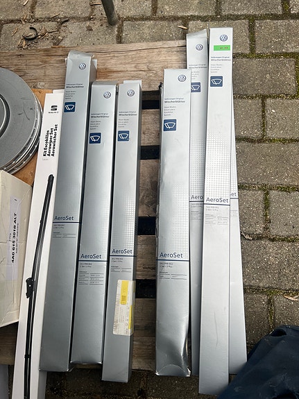 Product image 1 of 9