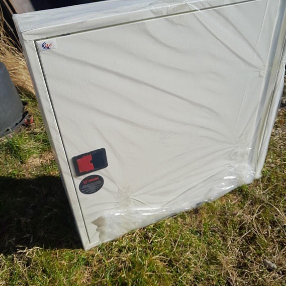 Product image 1 of 2