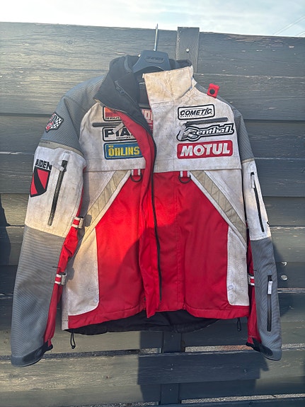 Product image 1 of 4