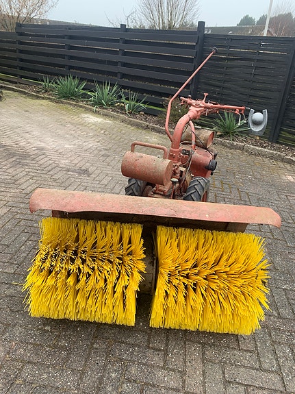 Product image 1 of 3