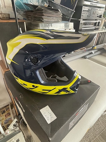 Product image 1 of 3