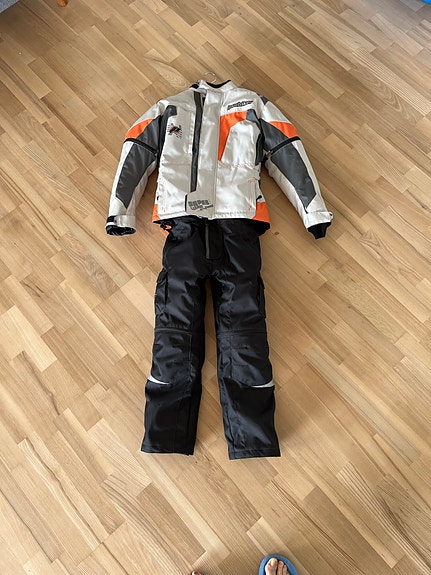 Product image 1 of 6